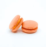 Peach flavoured round macaron 