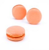 Peach flavoured round macaron 