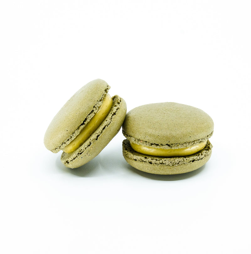 Roasted green tea macaron. Round macaron 