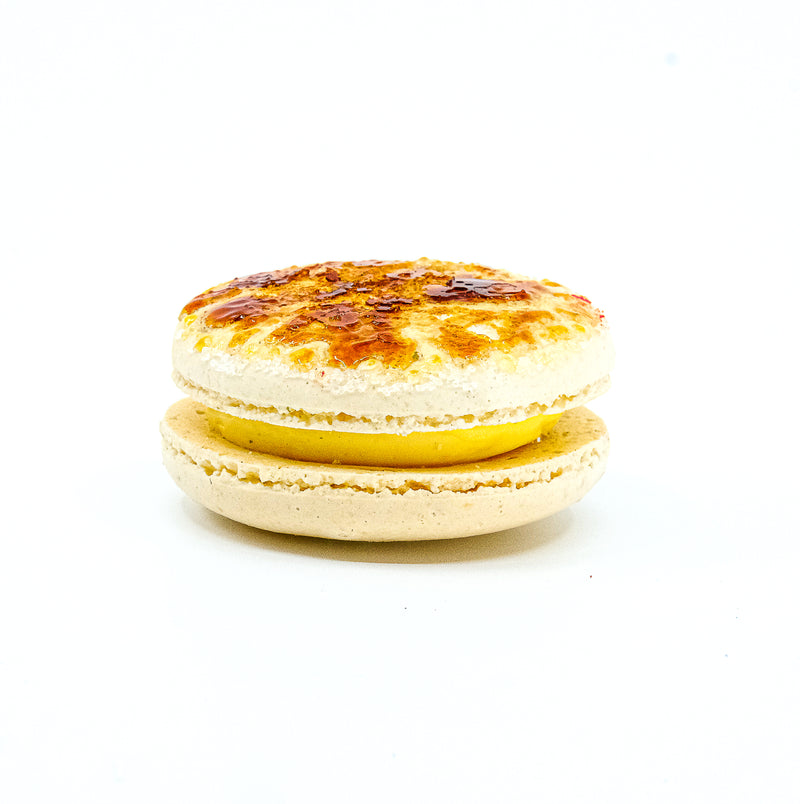 caramalised, round crème brulee macaron